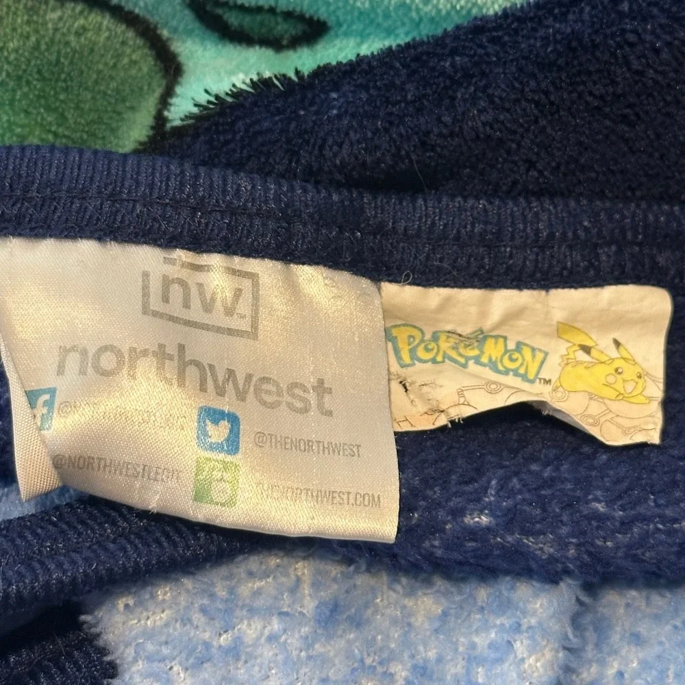 Pokemon Northwest Fleece Throw Blanket Pikachu Bulbasaur Charmander ‎ 40x60
